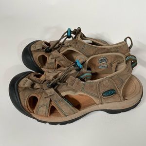 Keen womens shoes size 7.5